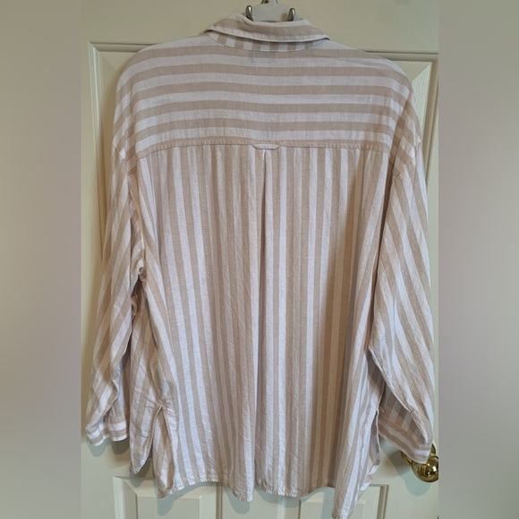 The perfect boyfriend shirt. XXL, EUC and linen blend. Tan & white stripe, tunic - Picture 3 of 5